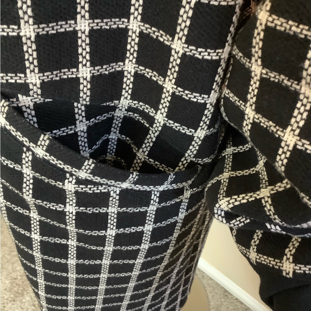 Sanctuary City Topper Window Pane Black and White Zip Up Coat - Picture 5 of 9